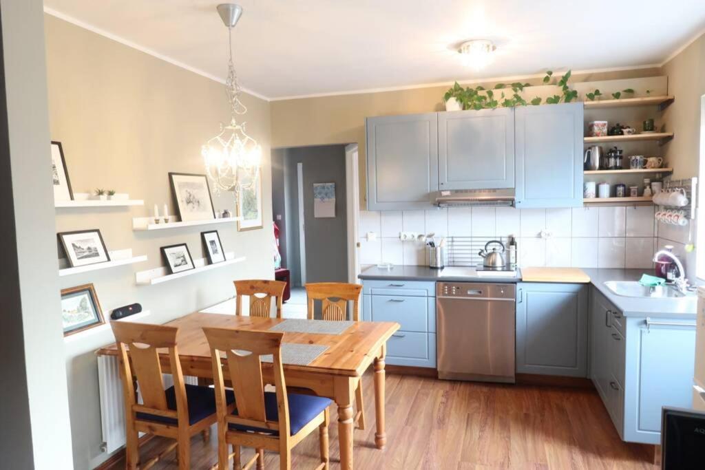 Ferienwohnung Warm And Welcoming Flat Downtown Akureyri Exterior foto